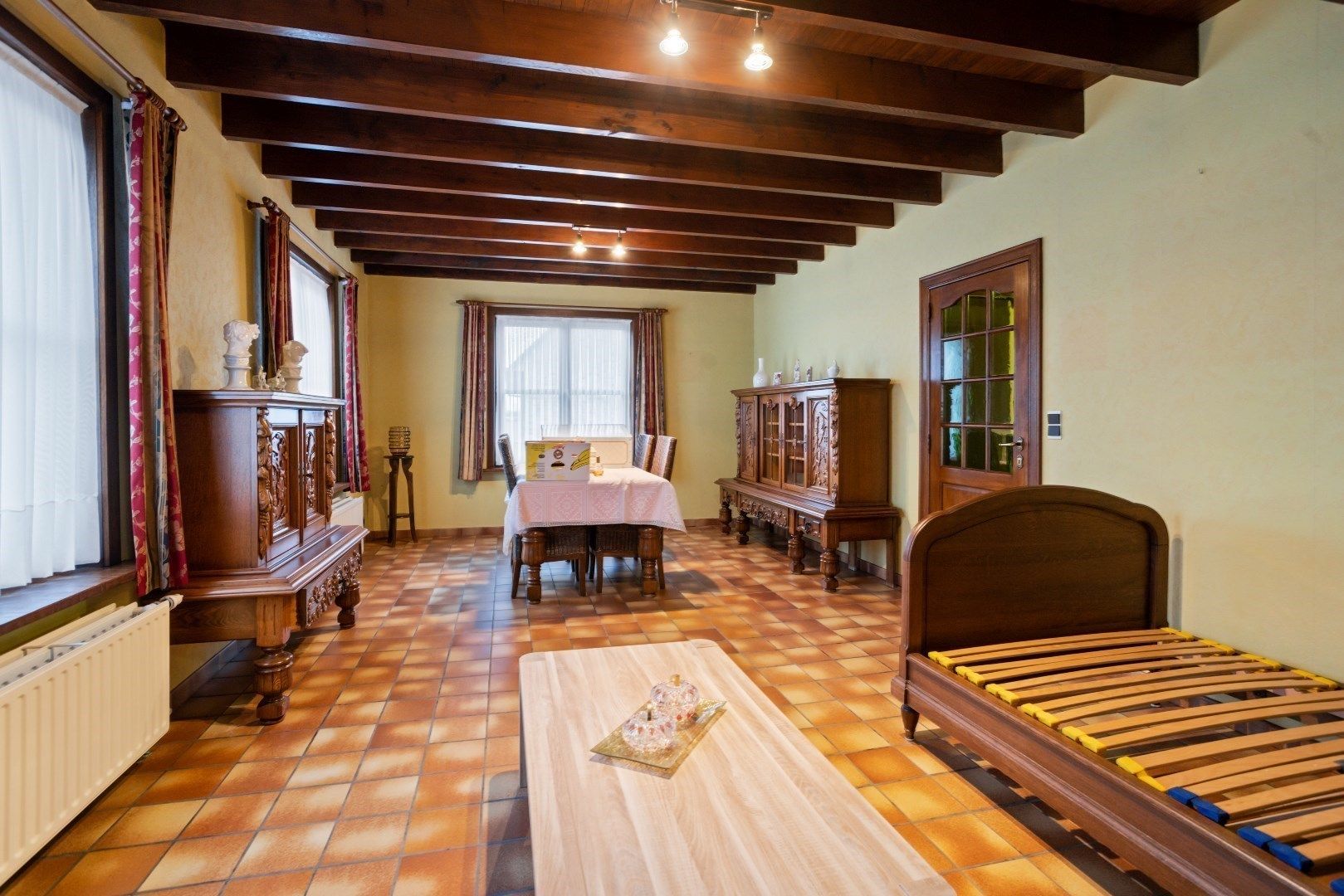 Residentieel gelegen, vrijstaande woning op ruim perceel van 714m² foto 8