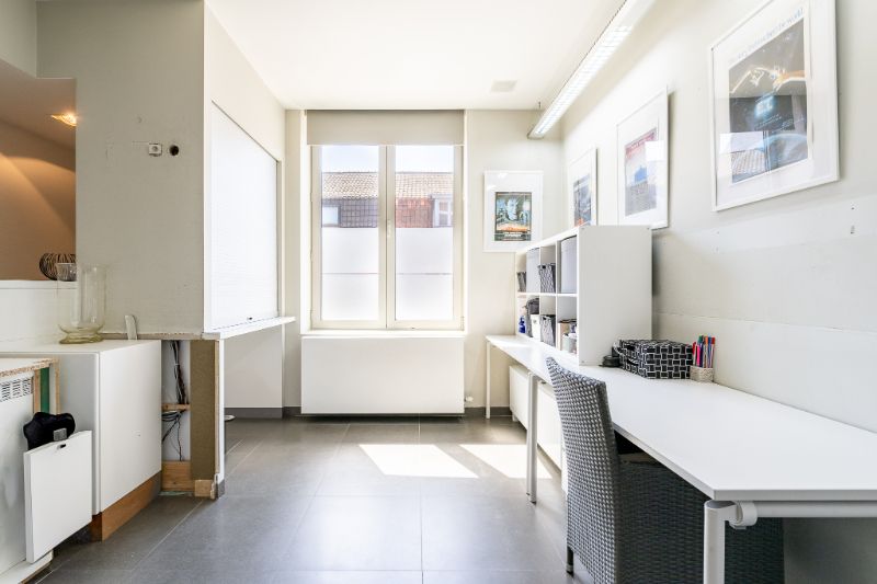 Architecturaal ingerichte woning met hoogwaardige afwerking. foto 5