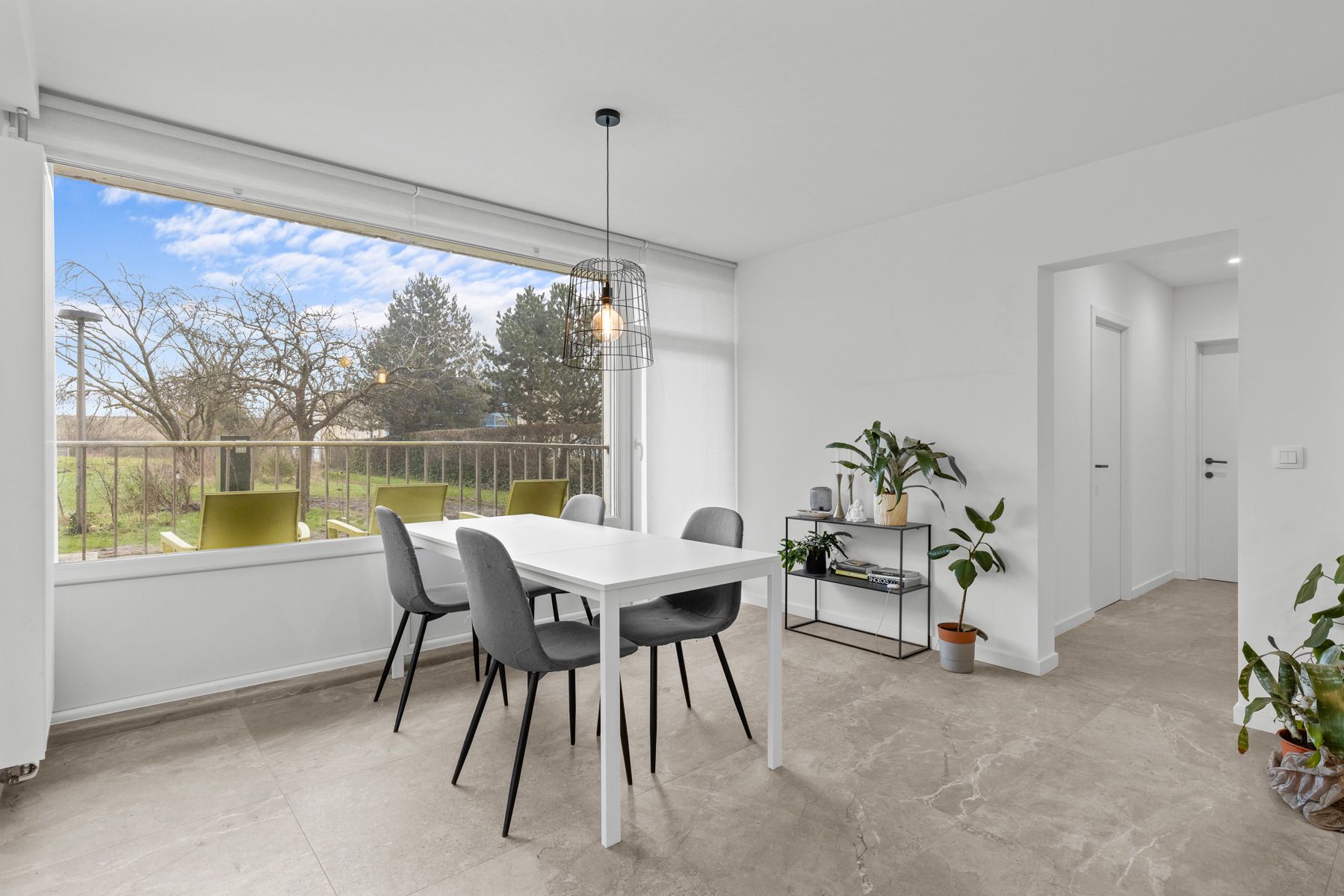 Volledig gerenoveerd appartement met 3 slaapkamers en terras  foto 3