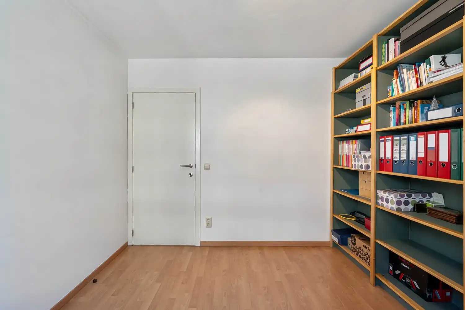 Ruim, lichtrijk en energiezuinig(A-label) appartement met 2 slaapkamers, een terras en de mogelijkheid tot aankoop van een autostaanplaats te centrum Leuven! foto 14