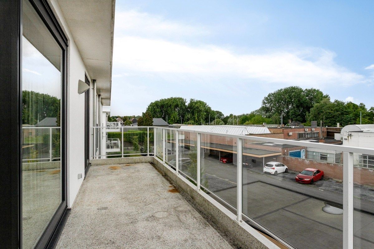Dit modern afgewerkt appartement bevindt zich op de tweede verdieping van een recente residentie. foto 13