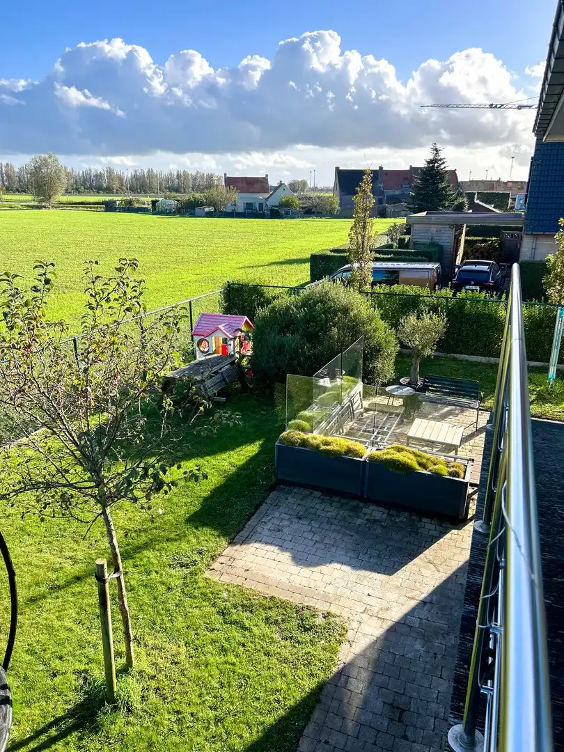 Ruime koppelwoning met waanzinnig zicht over spaarbekken en EPC A foto 22