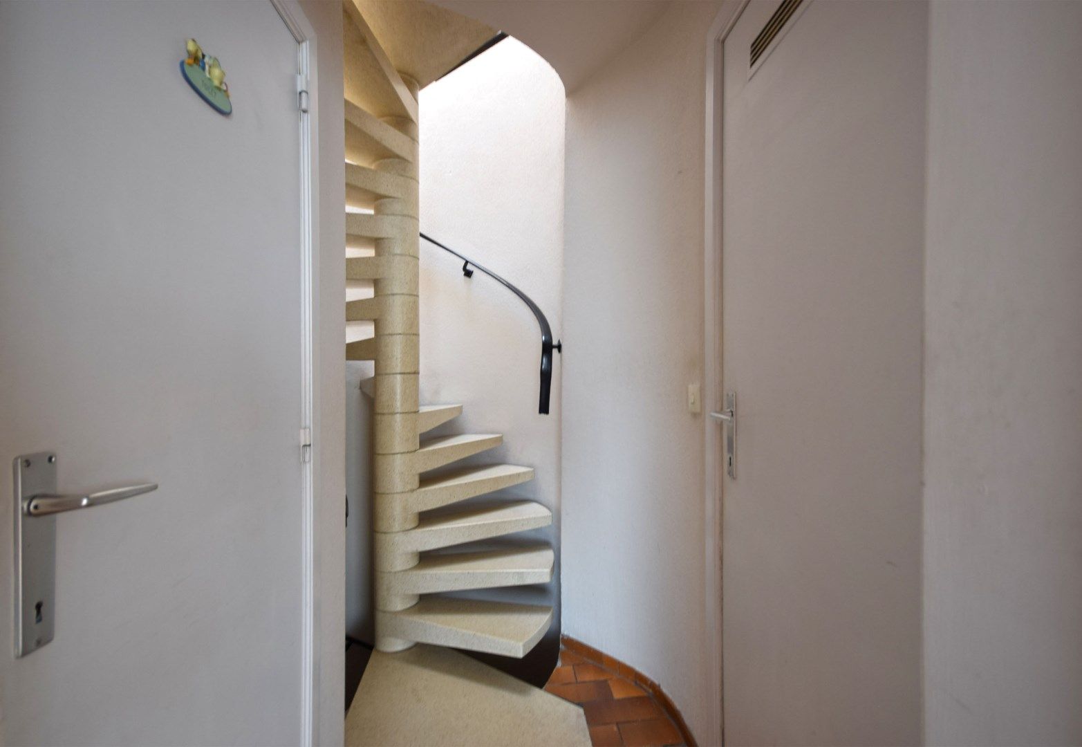 HANDELSRUIMTE MET BOVENLIGGEND APPARTEMENT IN STADSCENTRUM ROESELARE foto 9