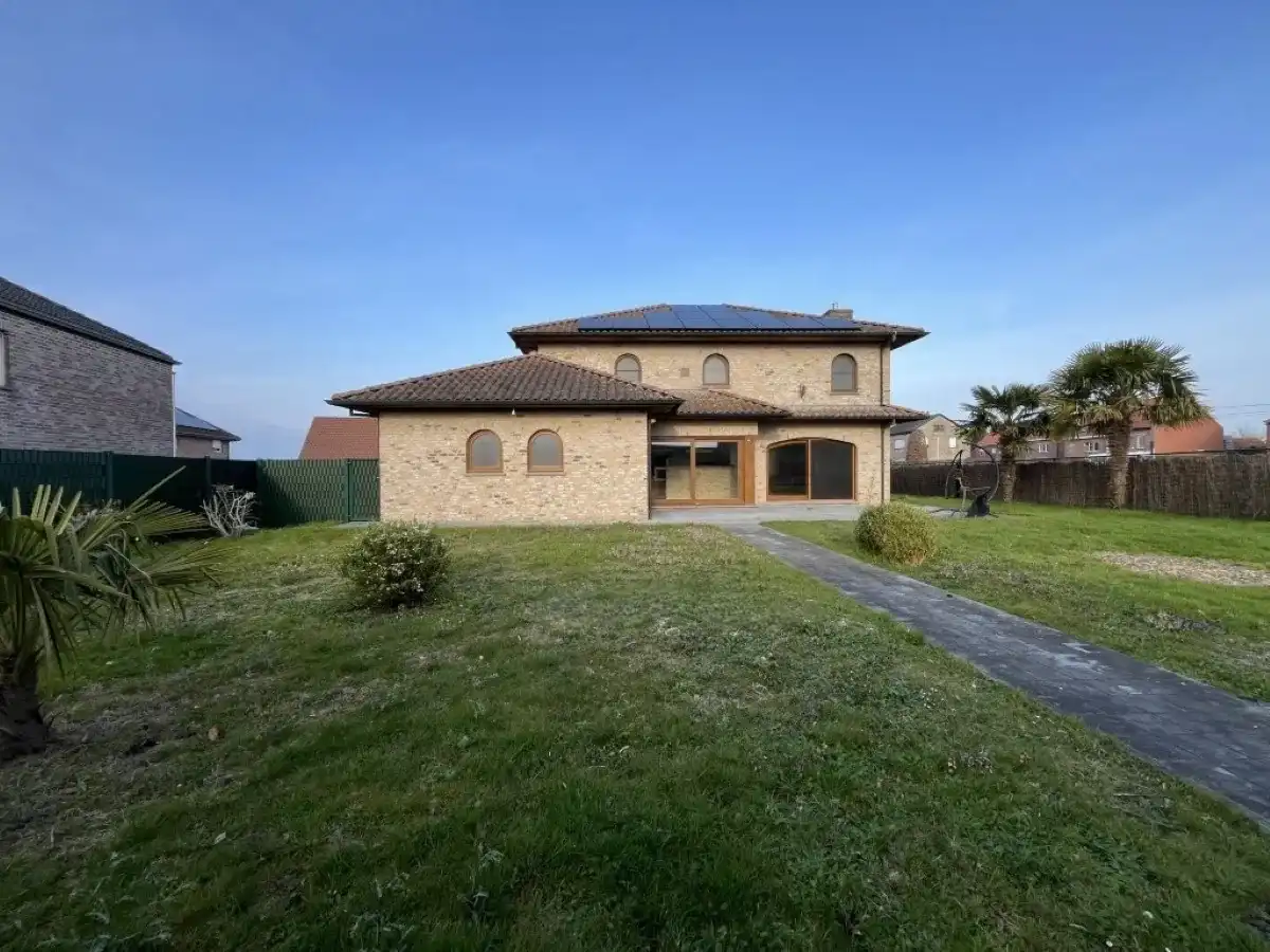 Moorslede – Villa in Spaanse stijl met dubbele garage en 4 slaapkamers foto 17