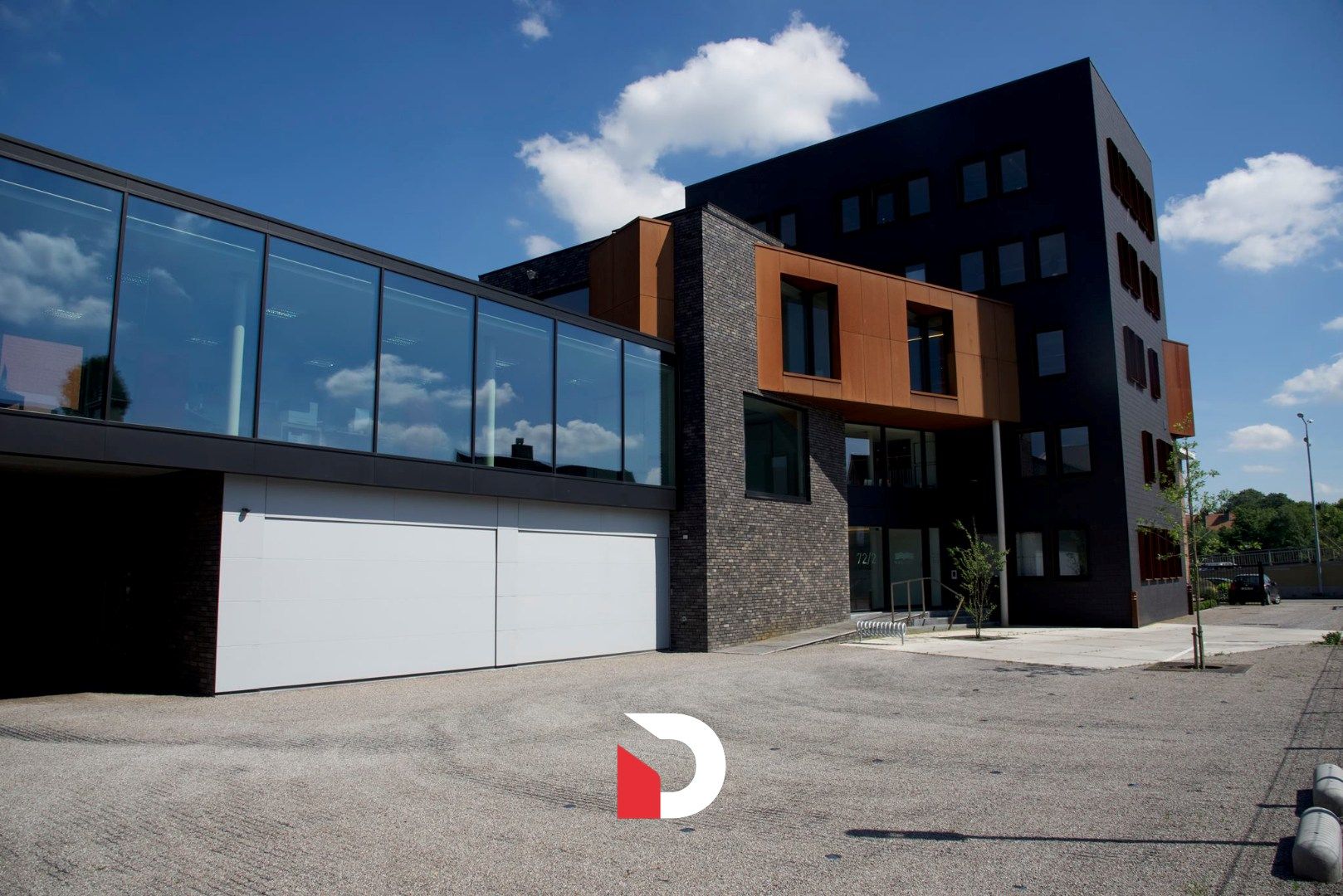 Instapklare (nieuwbouw)kantoorruimte (326m²) op zichtlocatie te Brugge foto {{pictureIndex}}