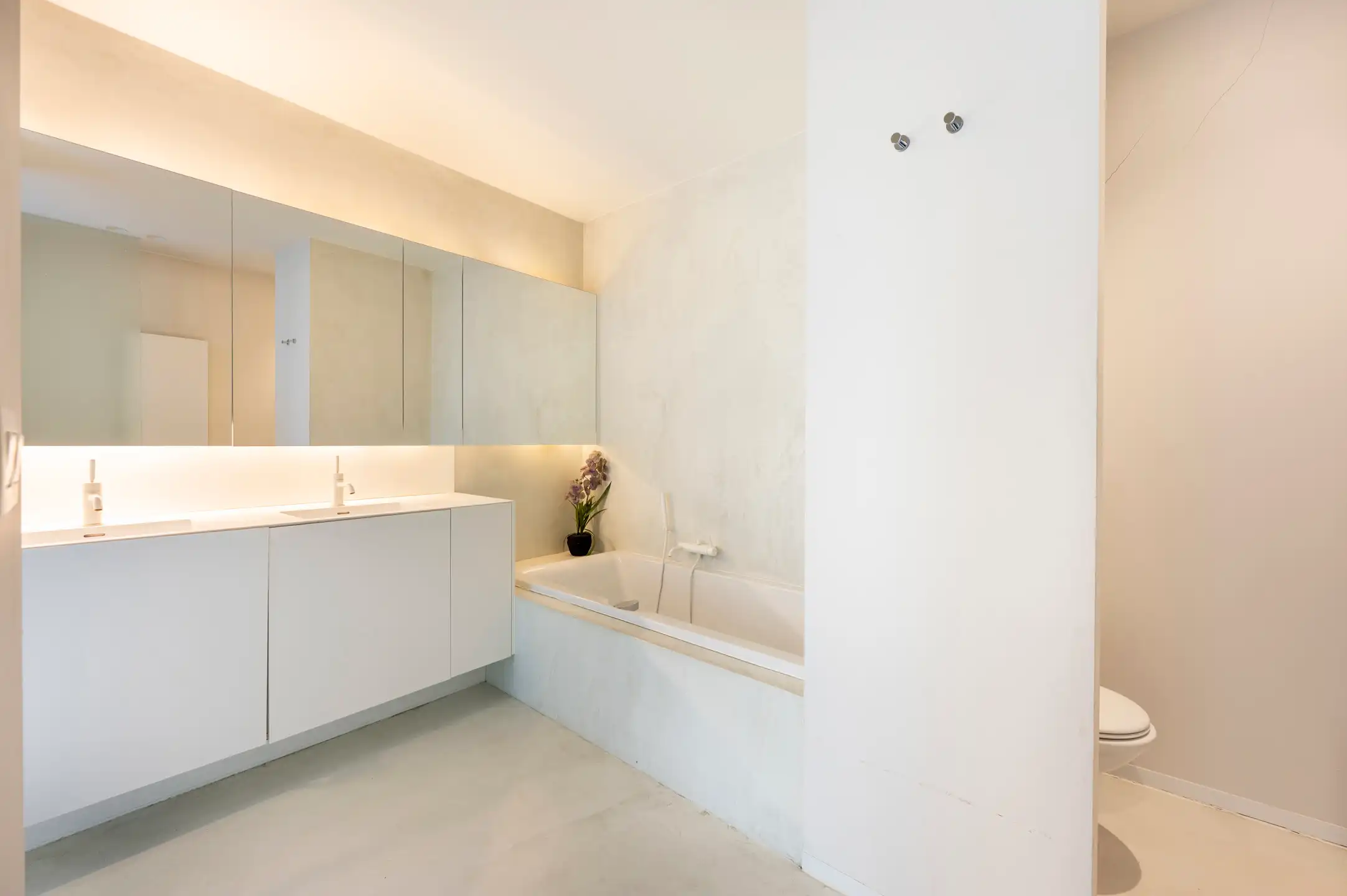 ANTWERPEN - Ruim en licht appartement met uitzonderlijk uitzicht op de kaaien foto 10