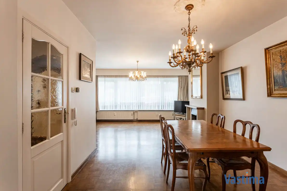 Gelijkvloers appartement met 2 slaapkamers, ruim terras en staanplaats foto 8