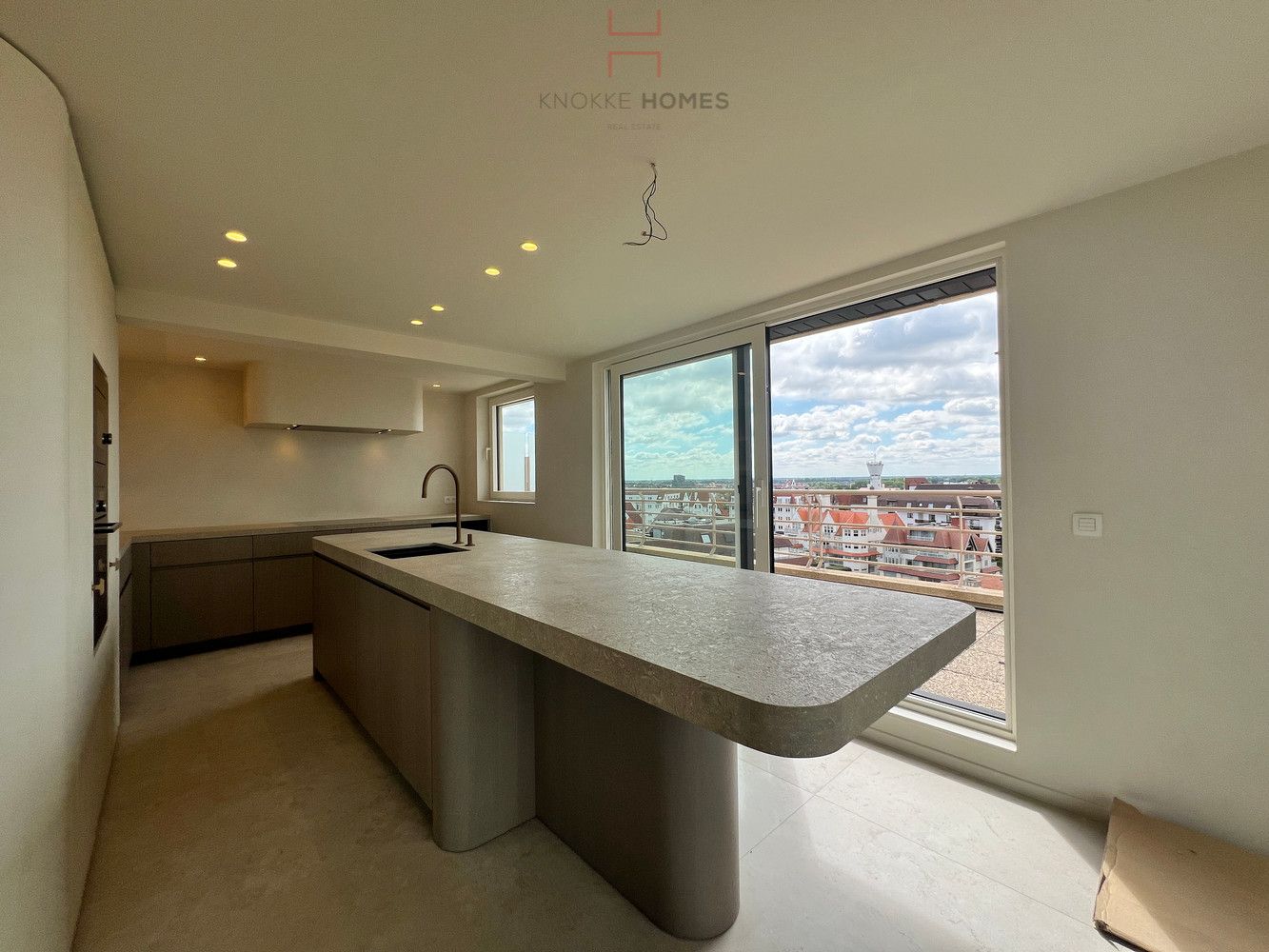 Luxueus gerenoveerd hoekappartement met riant zonneterras in Duinbergen foto 11