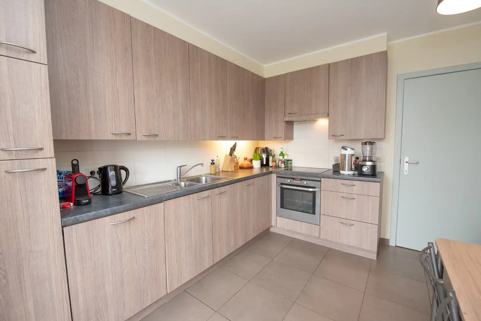 Ruim gelijkvloers appartement te Zulte met 3 slaapkamers te huur! foto 5