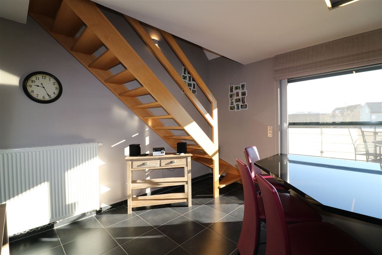 Centraal, doch rustig gelegen duplex met 2 slpk. en afgesloten garage foto 16