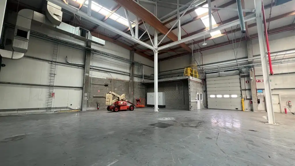 Logistiek bedrijfspand te huur in de haven van Gent foto 8