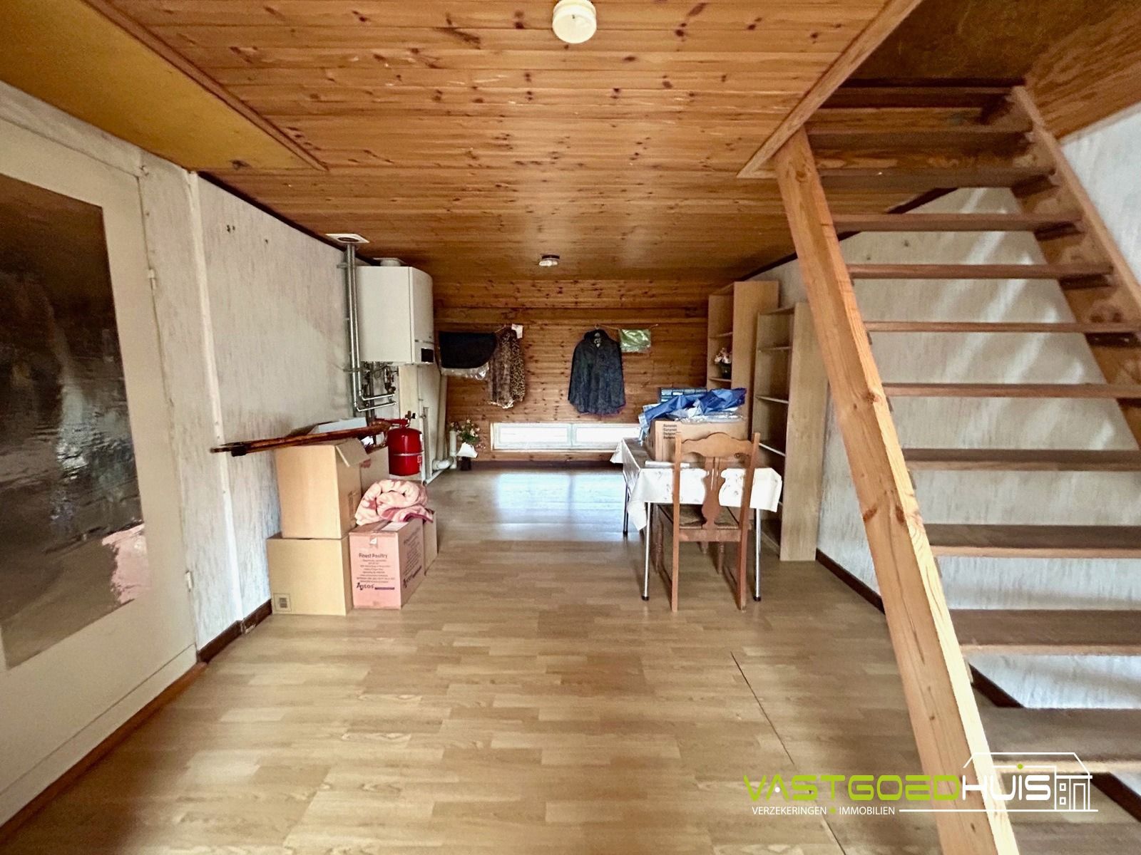 Ruime gezinswoning met garage en tuin foto 18