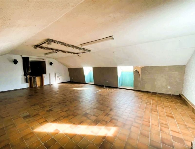 Grote woning op 1518 m² met 5 kamers & een grote garage foto 11