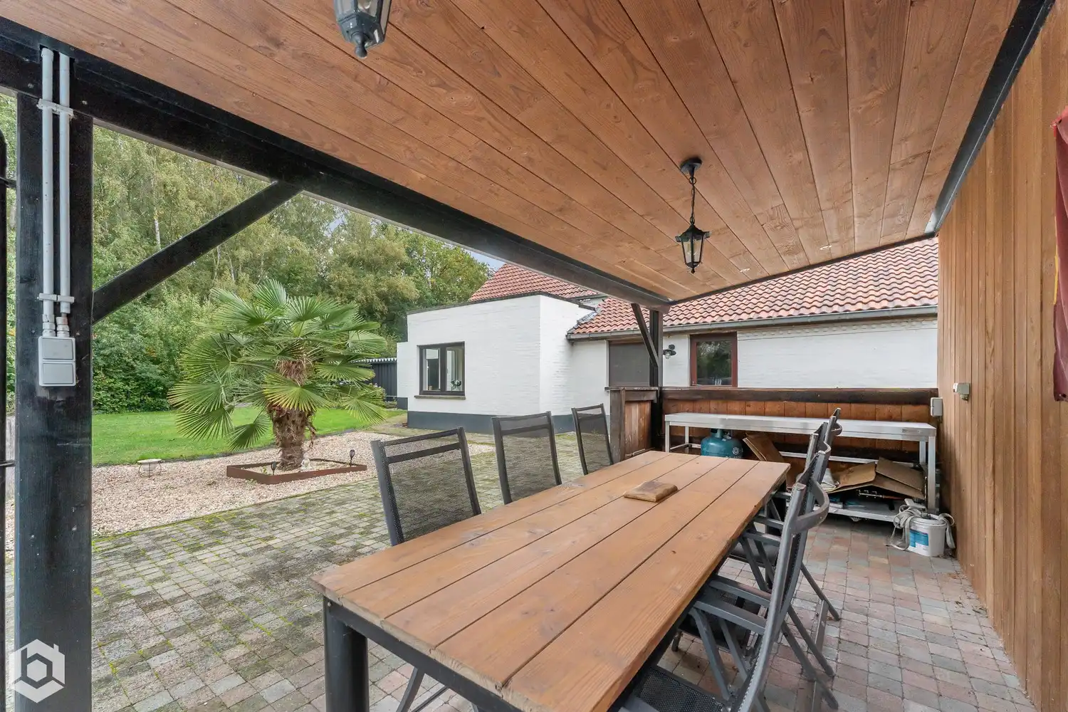 Prachtige gerenoveerde ruime woning in een groen kader foto 22