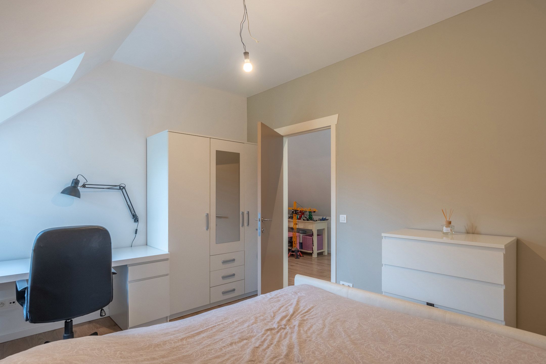 Ruime villa met 5/6 slpks op een perceel van 1.765 m²  foto 27