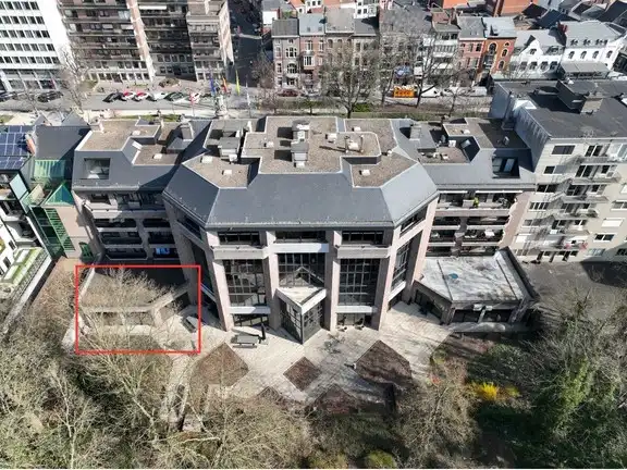 255m² kantoor/showroom foto 2