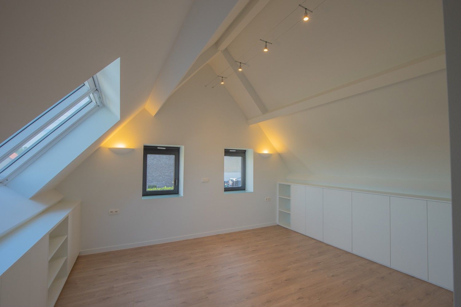 Exclusieve vernieuwbouwvilla met 5 slaapkamers en ruime tuin in Ramsel foto 24
