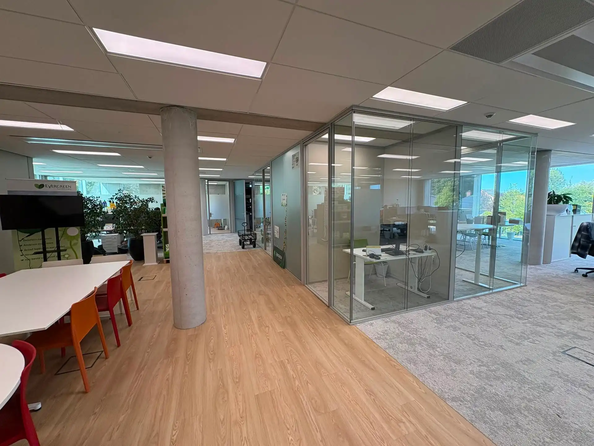 Moderne kantoorruimte 445 m² op toplocatie E17 in Lokeren foto 26
