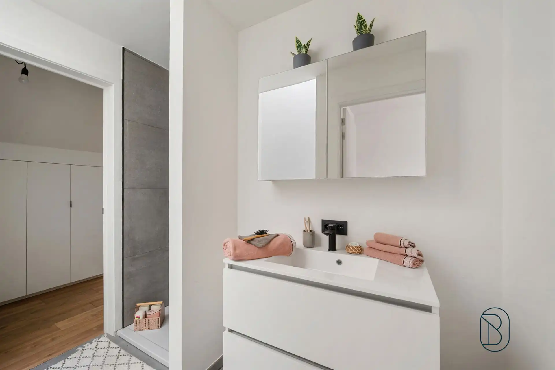 Mooie nieuwbouwwoning met 3 slk en 2 badkamers, + tuin foto 16