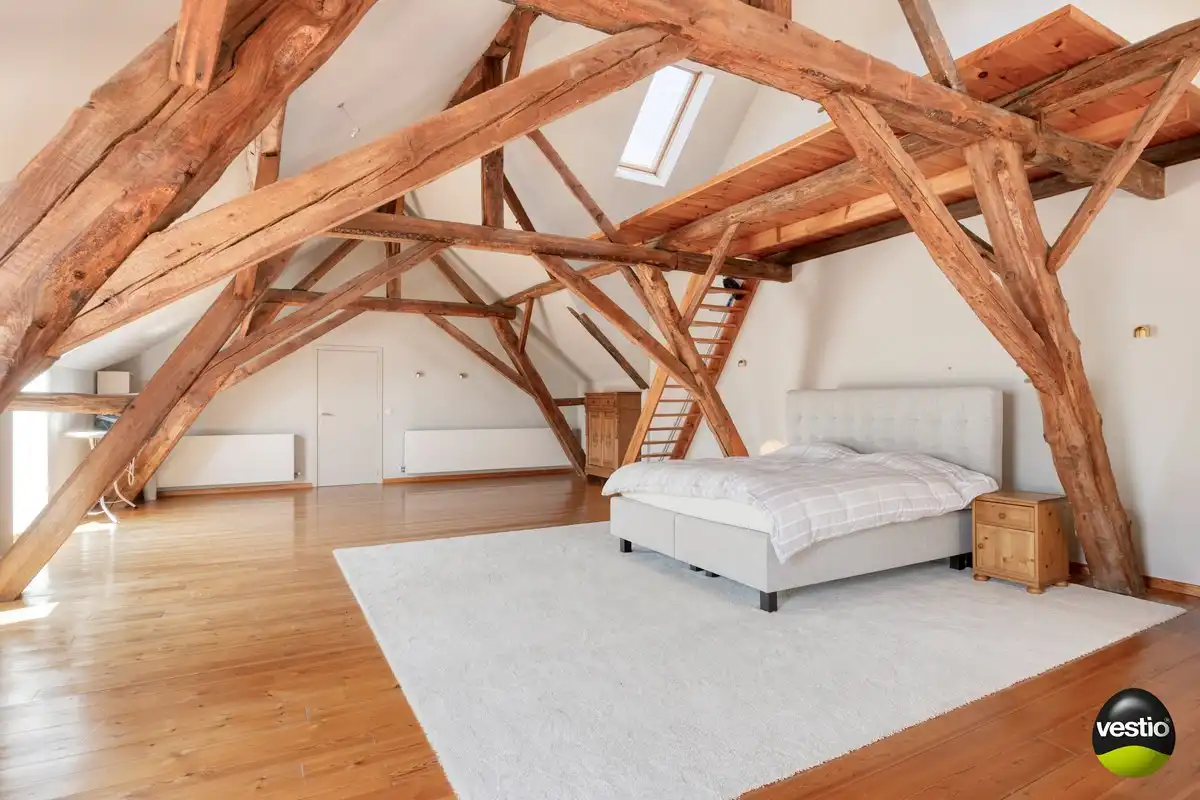 EXCLUSIEVE HOEVE MET MEERDERE WOONGEDEELTES, ATELIER, STALLING en AANPALENDE WEIDE OP CA. 1,6 HECTARE NABIJ DOMEIN NIEUWENHOVEN. foto 28