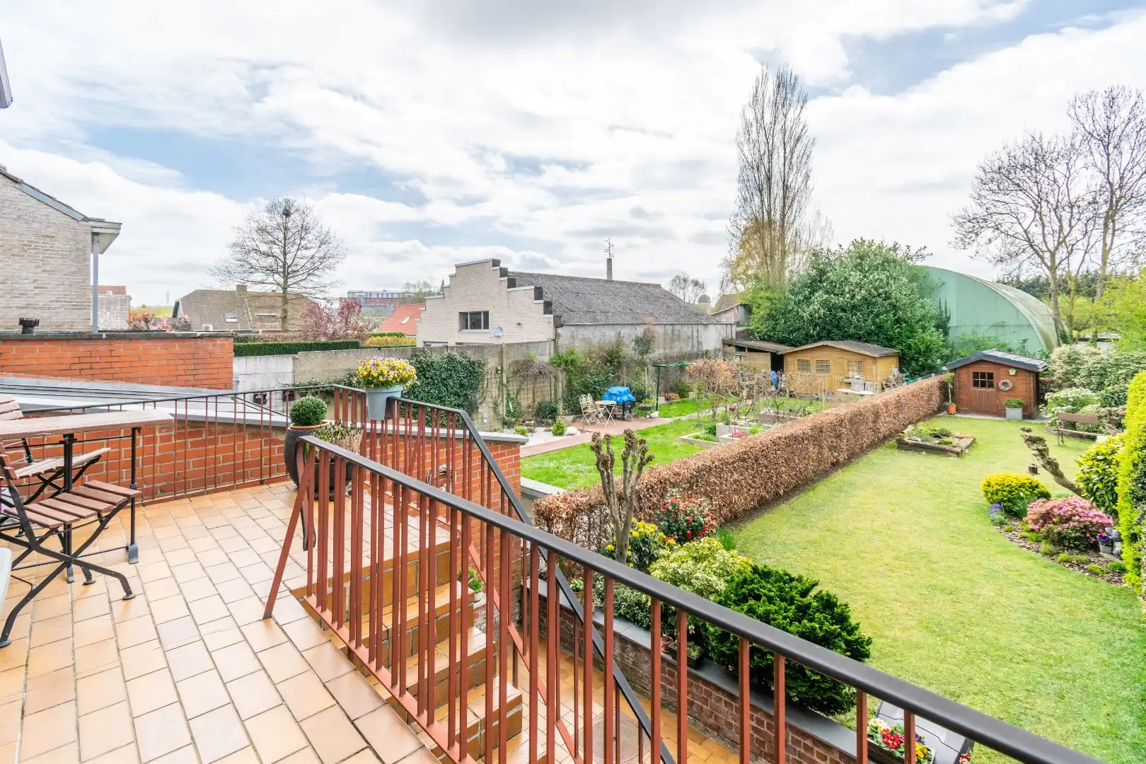 Een perfect onderhouden, degelijke bel-étage te Lot! foto 10