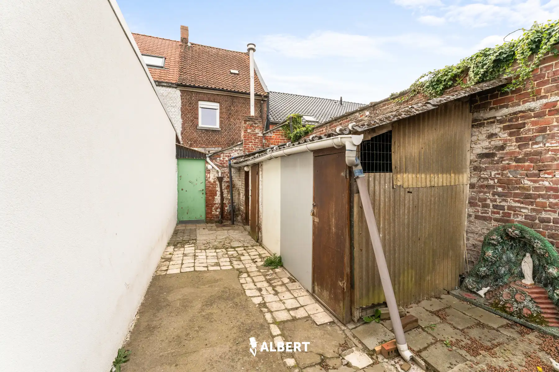 Charmante woning met renovatiepotentieel foto 13