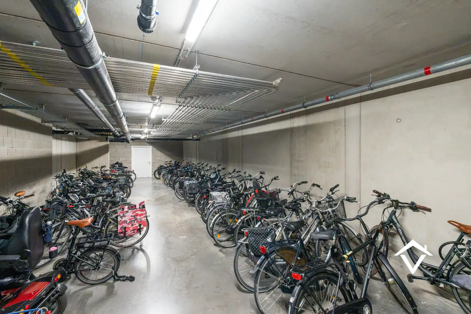 Exclusief en energiezuinig appartement op de zesde verdieping met panoramisch uitzicht op Oosteroever! foto 23