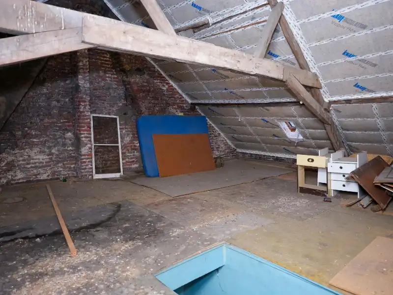 Woning vlak bij het station met tuin en achteruitgang foto 11