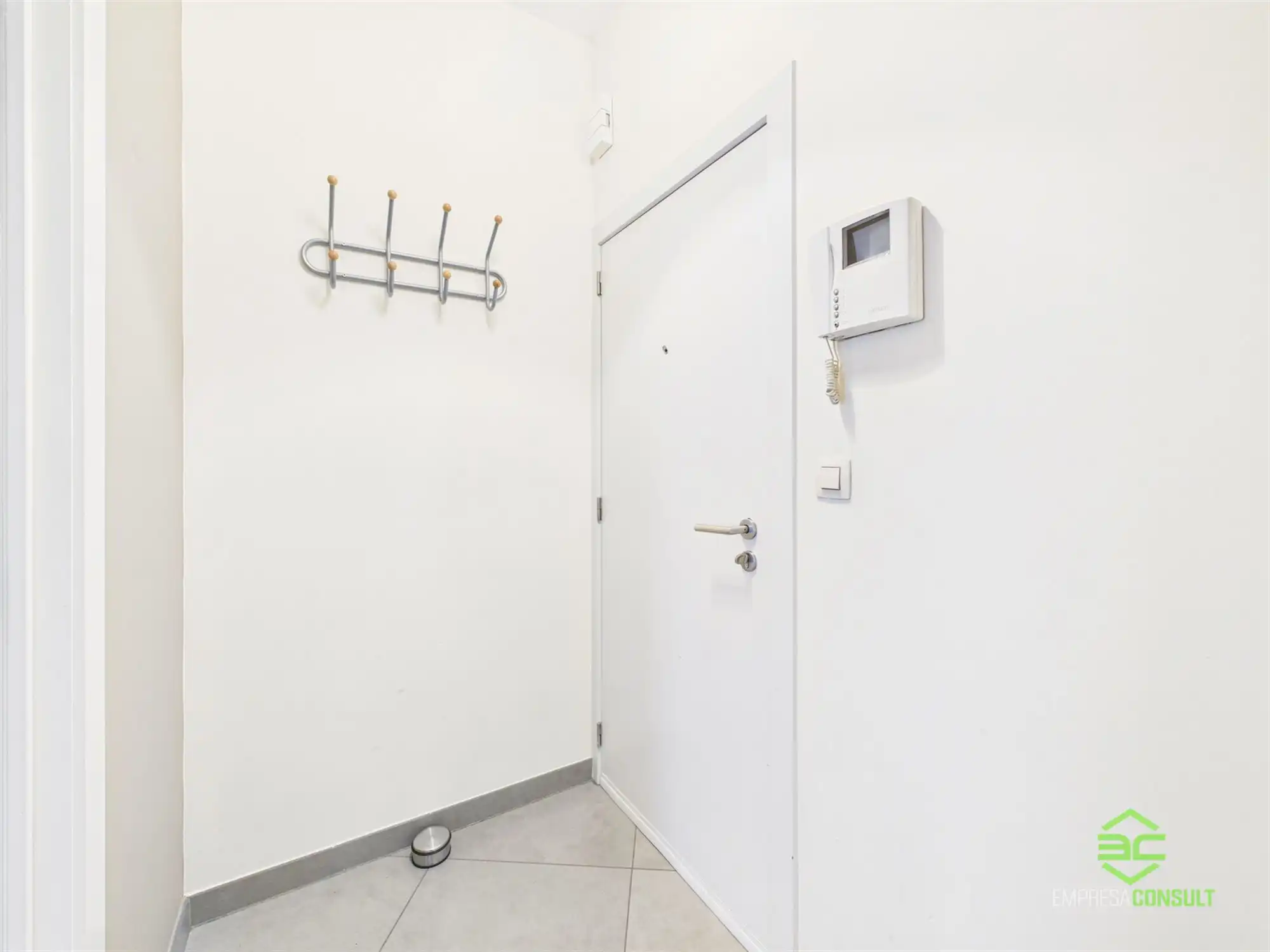 Interessant opbrengsteigendom met 4 app in het centrum! foto 3