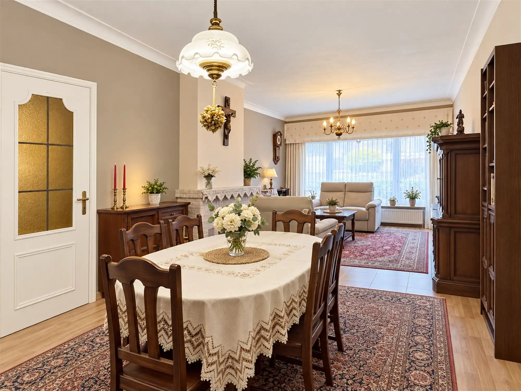 Gelijkvloers appartement met 2 slpk, garage en tuintje foto 2