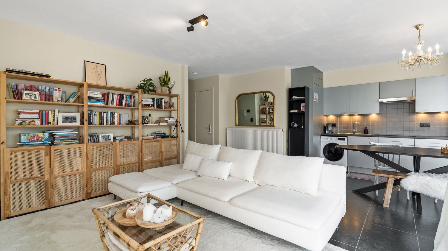 Appartement met 2 slaapkamers, kelder en parkeerplaats foto 4