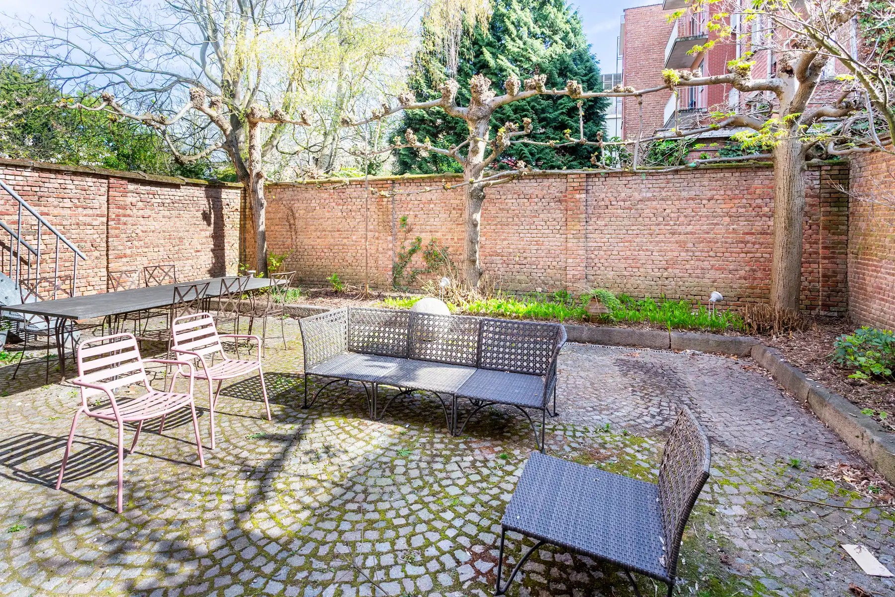 Stijlvol bemeubeld appartement met tuin in Markgravebuurt foto 6