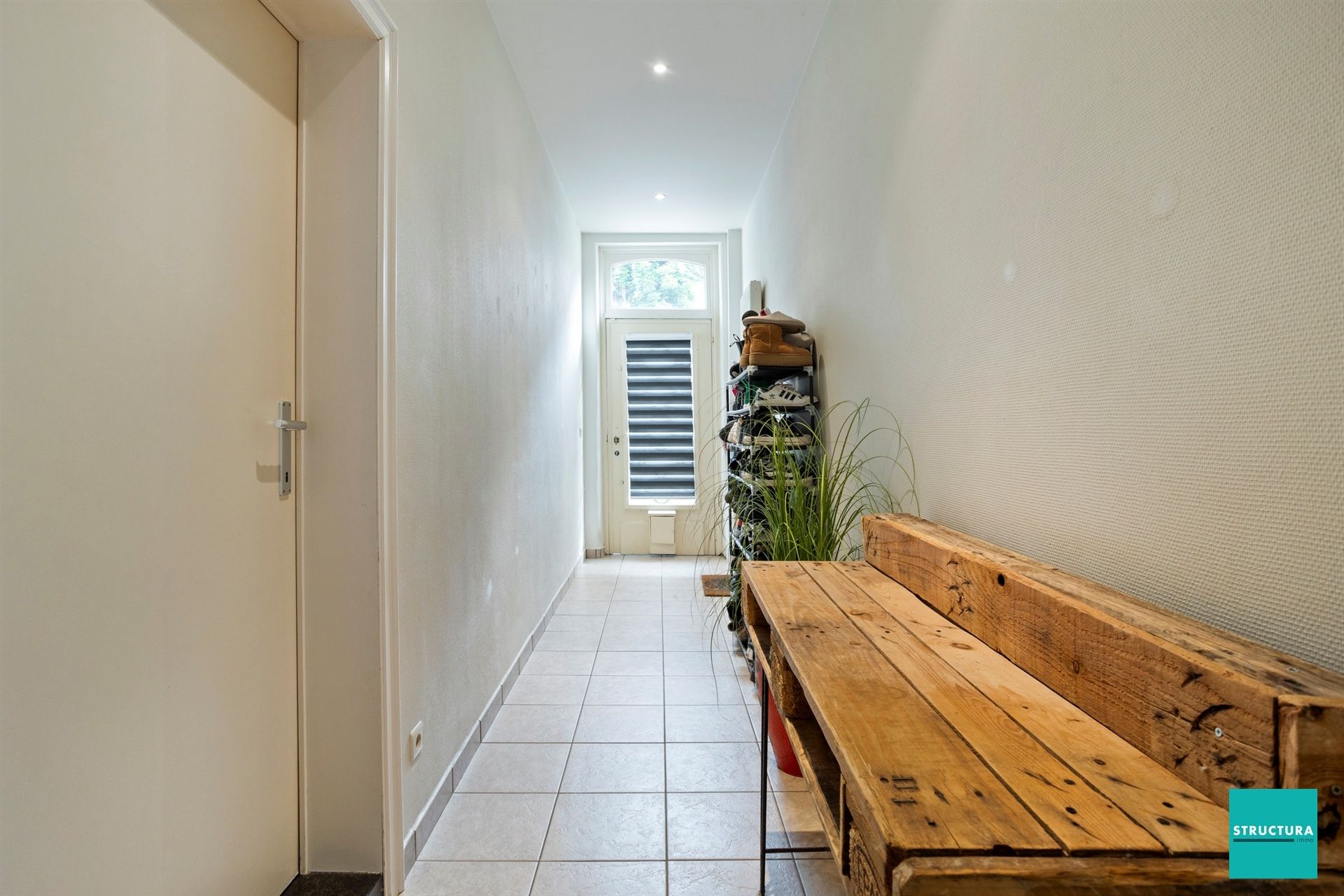 Instapklare rijwoning met stadskoer in hartje Merchtem foto 3