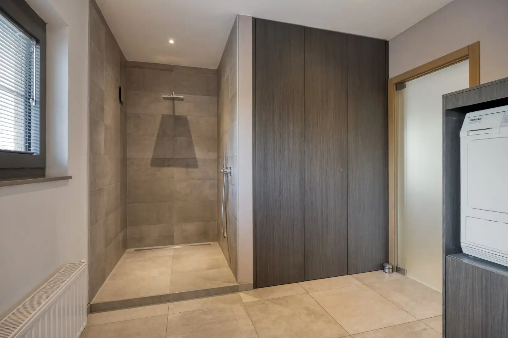 Ruime gerenoveerde villa met 5 slaapkamers en 2 badkamers, tuin en garage in Kessel-Lo, EPC-waarde 285 kWh/m²  foto 19