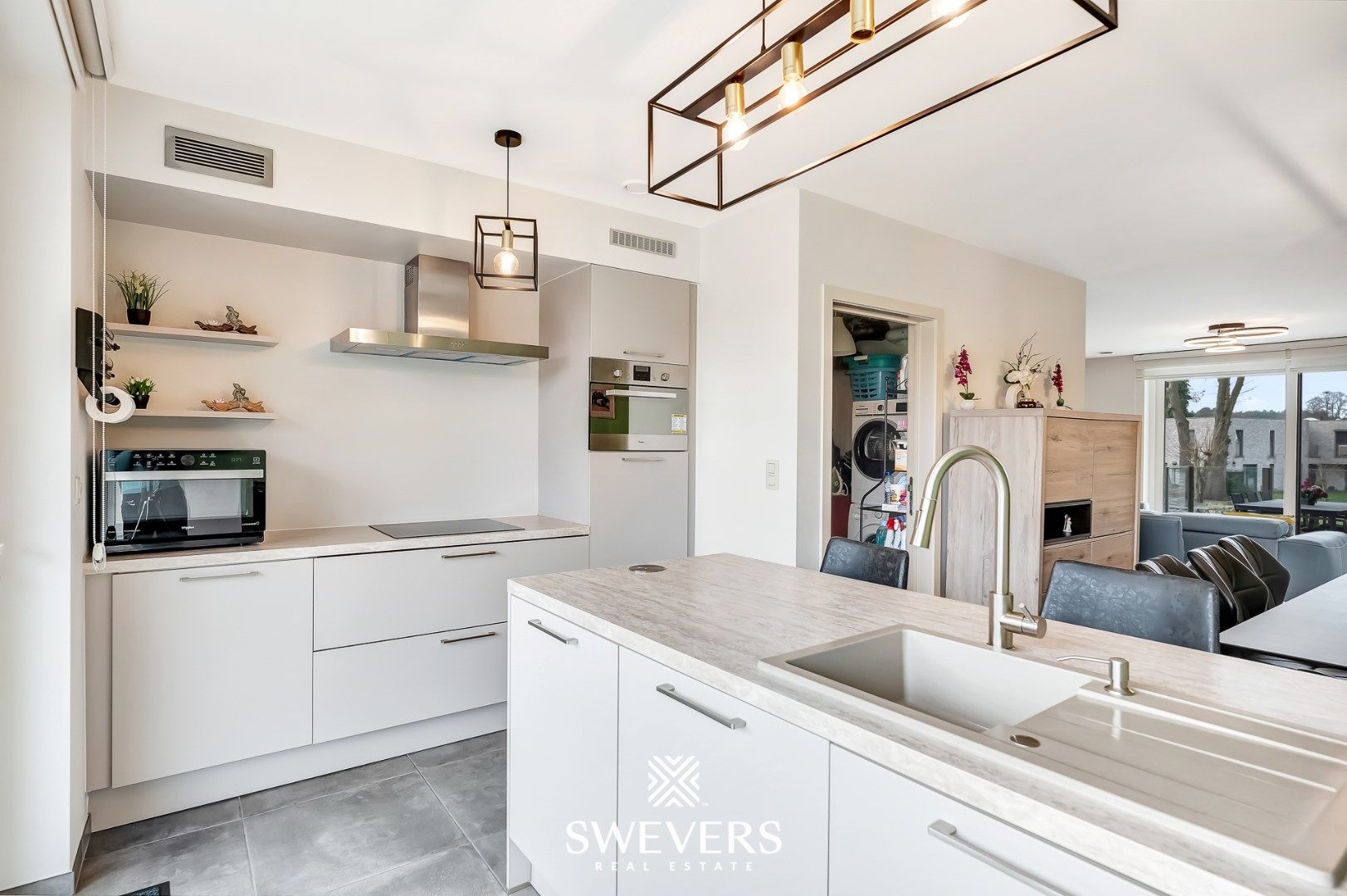 Modern, instapklaar appartement met balkon en terras op rustige locatie in Heppen foto 13