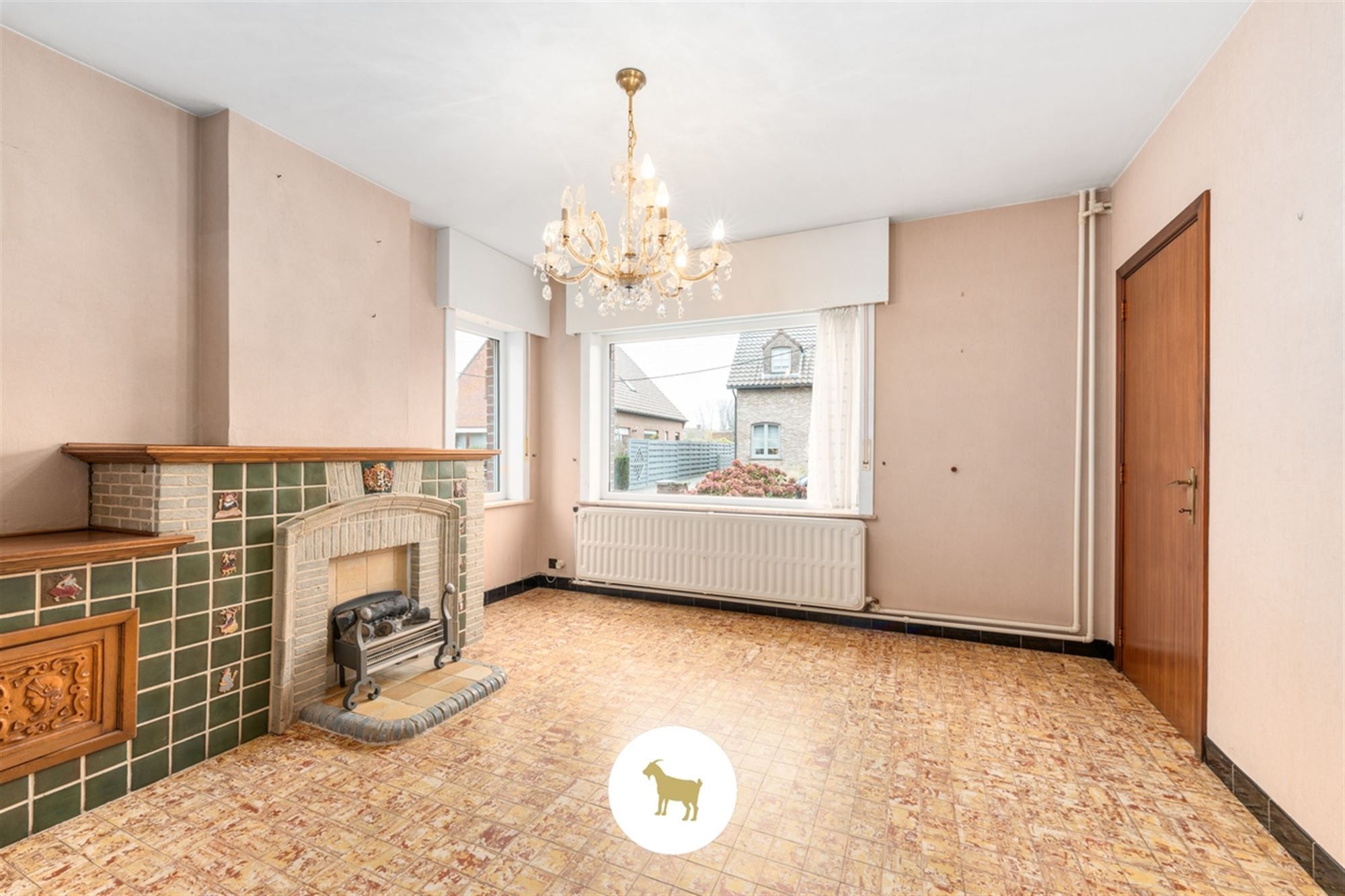 Te renoveren HALFOPEN WONING met 3 SLAAPKAMERS en GARAGE op een ruim PERCEEL GROND van 843m² foto 7