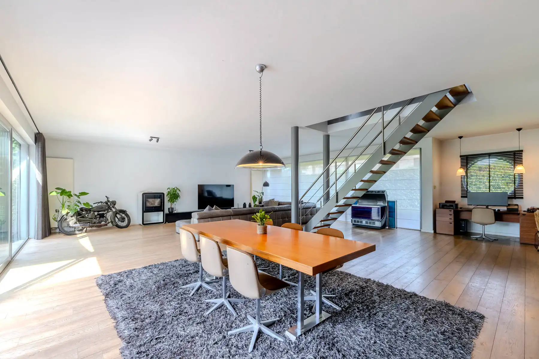 Moderne villa met zwembad op 1.282m² foto 9