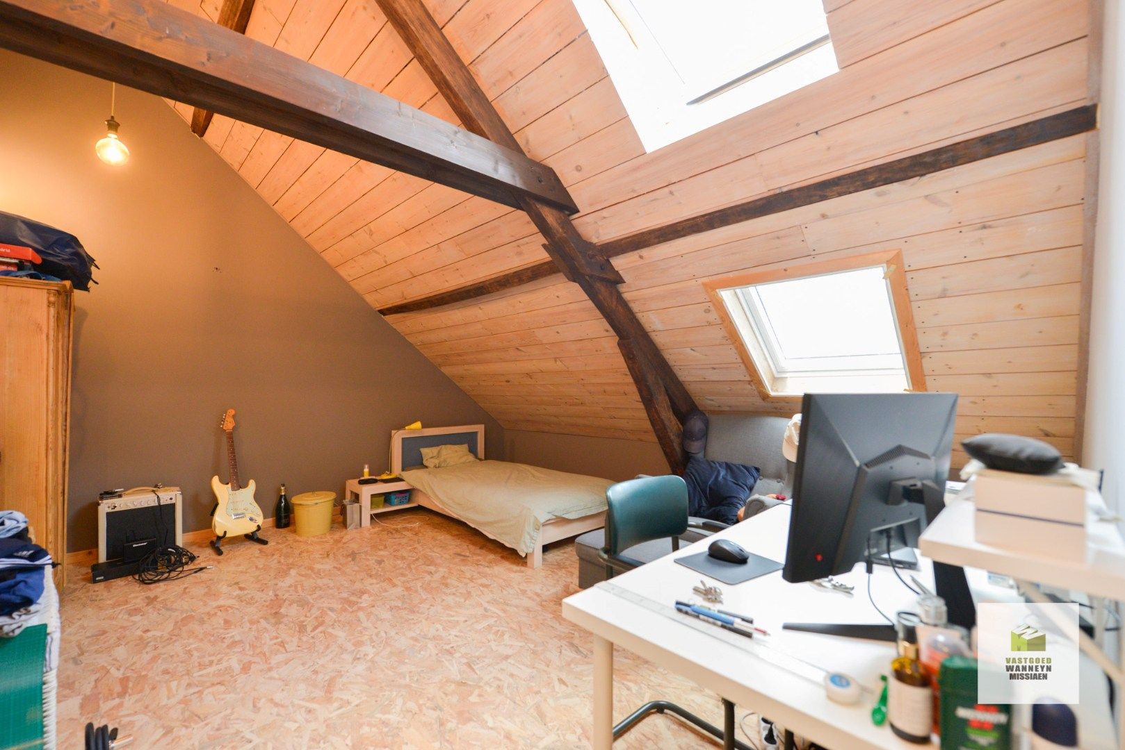 Gerenoveerde handelszaak met ruime woning en gezellige stadstuin te centrum Roeselare foto 28