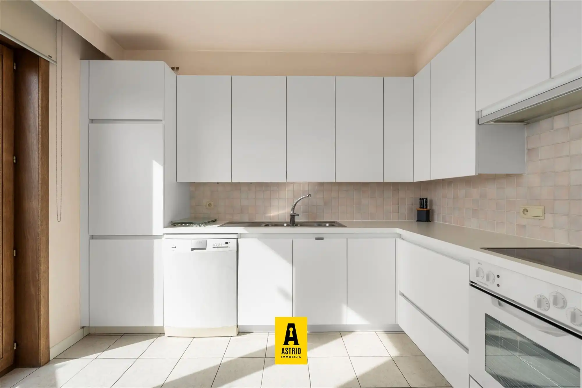 Groot zonnig appartement met vrij zicht vlakbij zee! foto 12