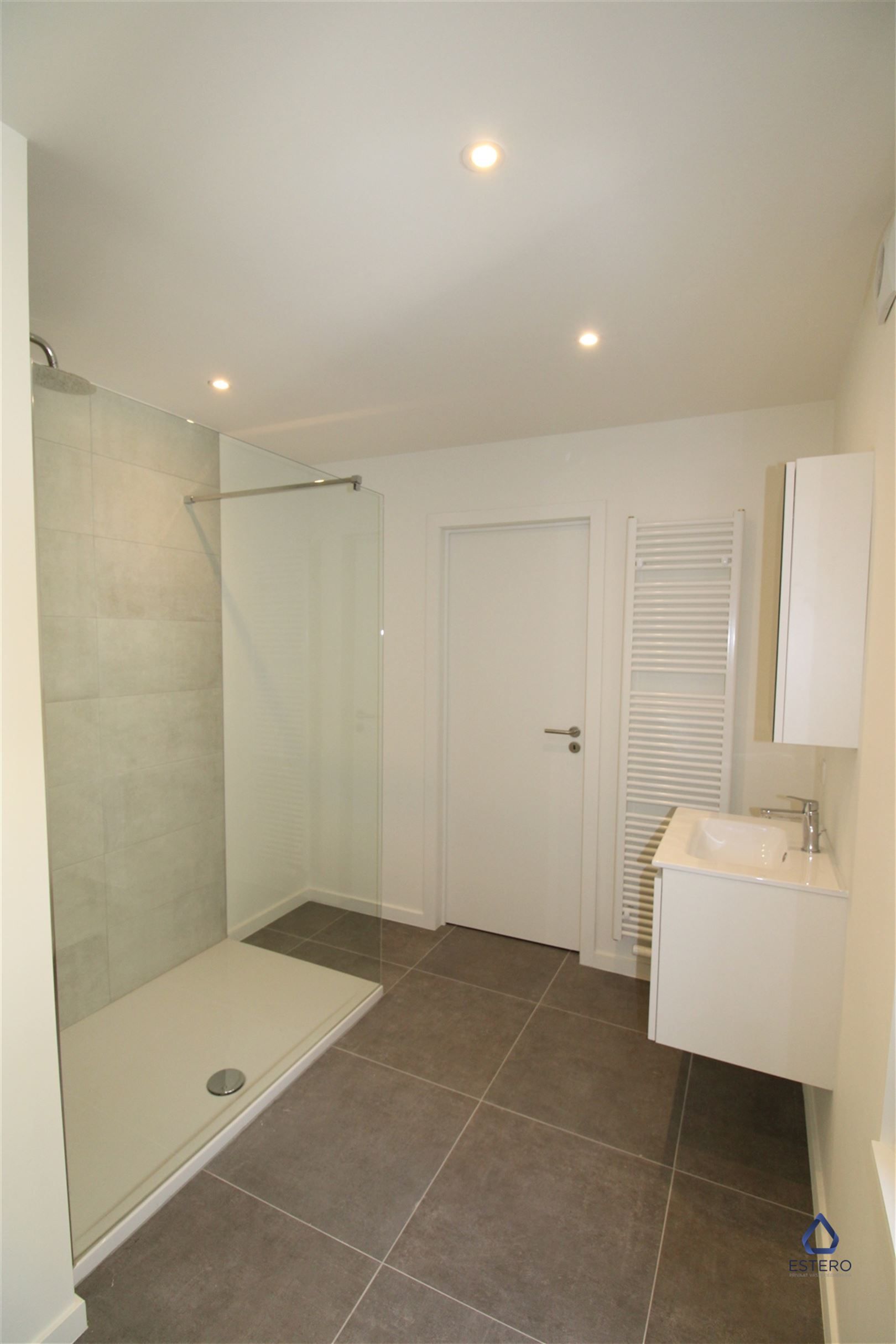 Ruim 1 slaapkamer appartement te Oostende foto 7