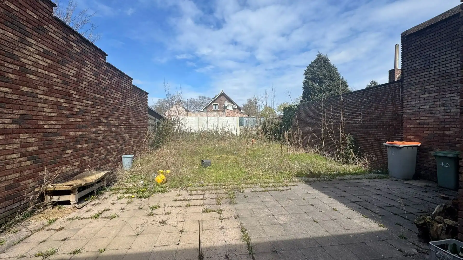 Opbrengsteigendom: handelspand met 2 appartementen  foto 2