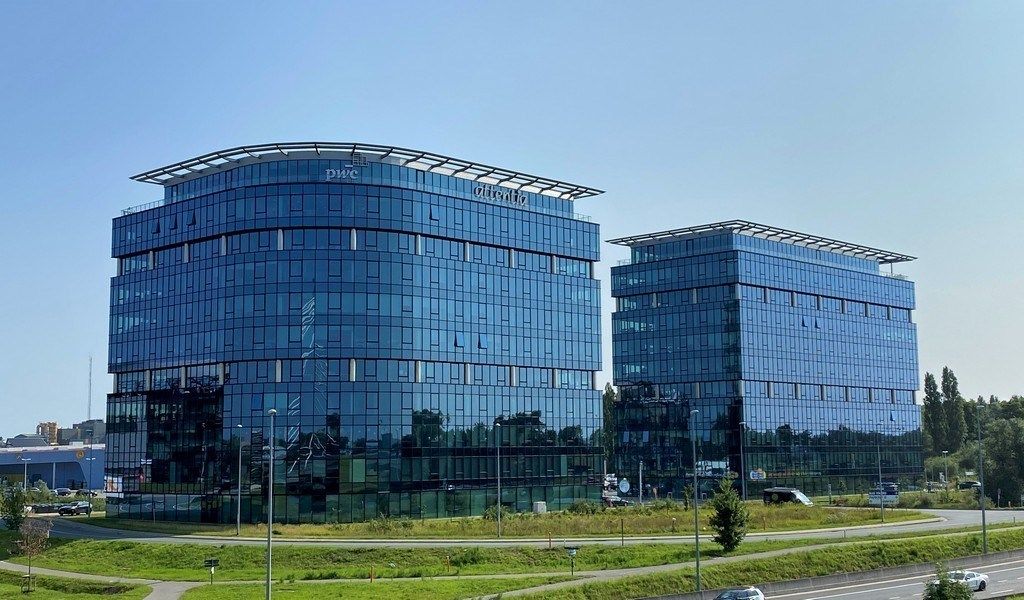 Energiezuinige kantoren in kantoorproject Blue Towers te Gent foto {{pictureIndex}}