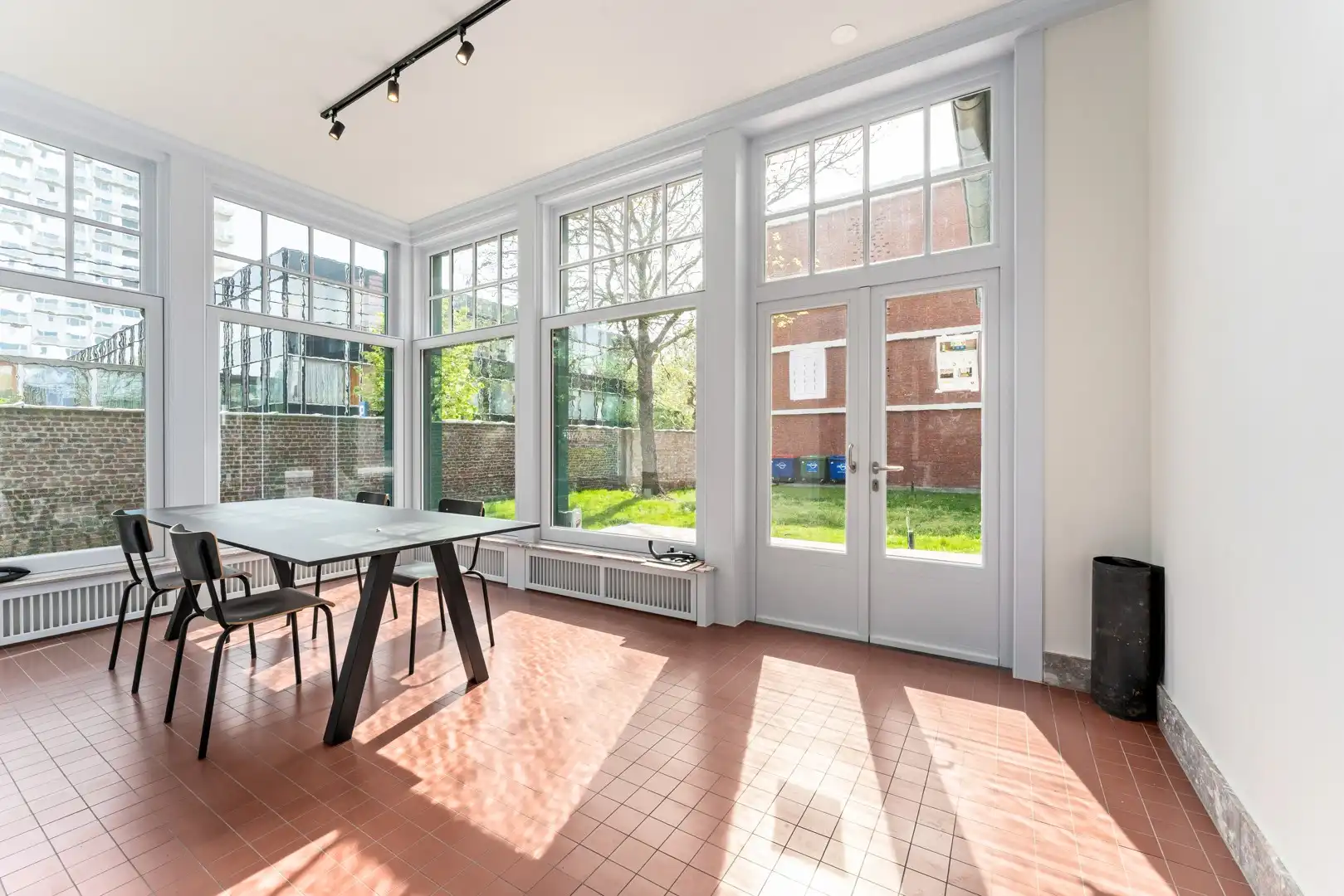 Studentenstudio in een prachtig gerestaureerde Villa! foto 9