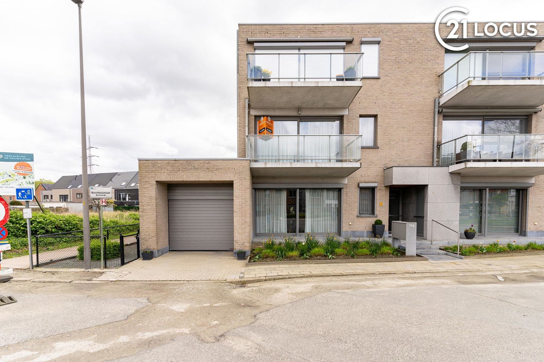 Lichtrijk appartement hartje Zwijndrecht te koop ! foto 1