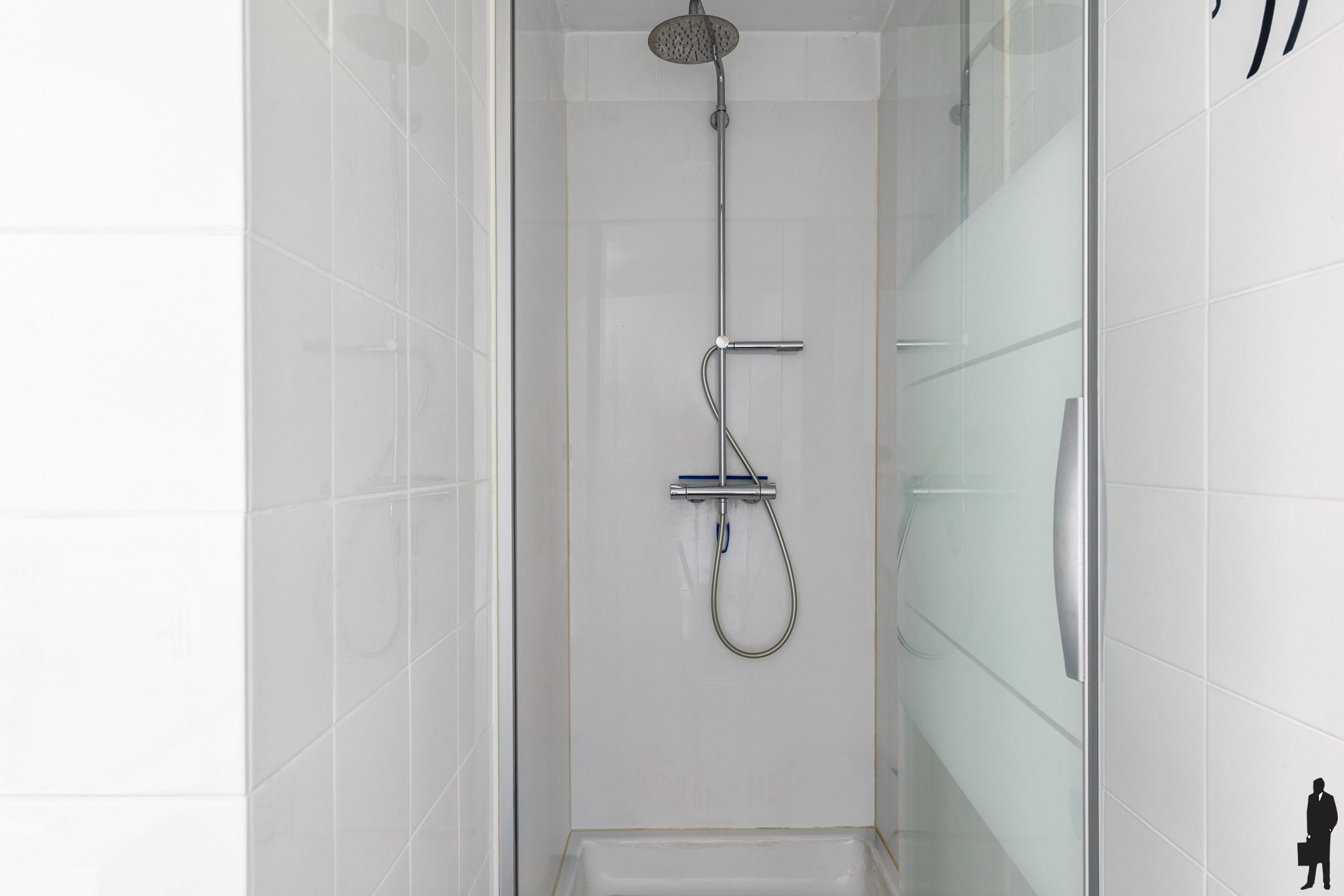 Instapklare gezinswoning met 3slks, tuin en garage op 563 m² foto 21