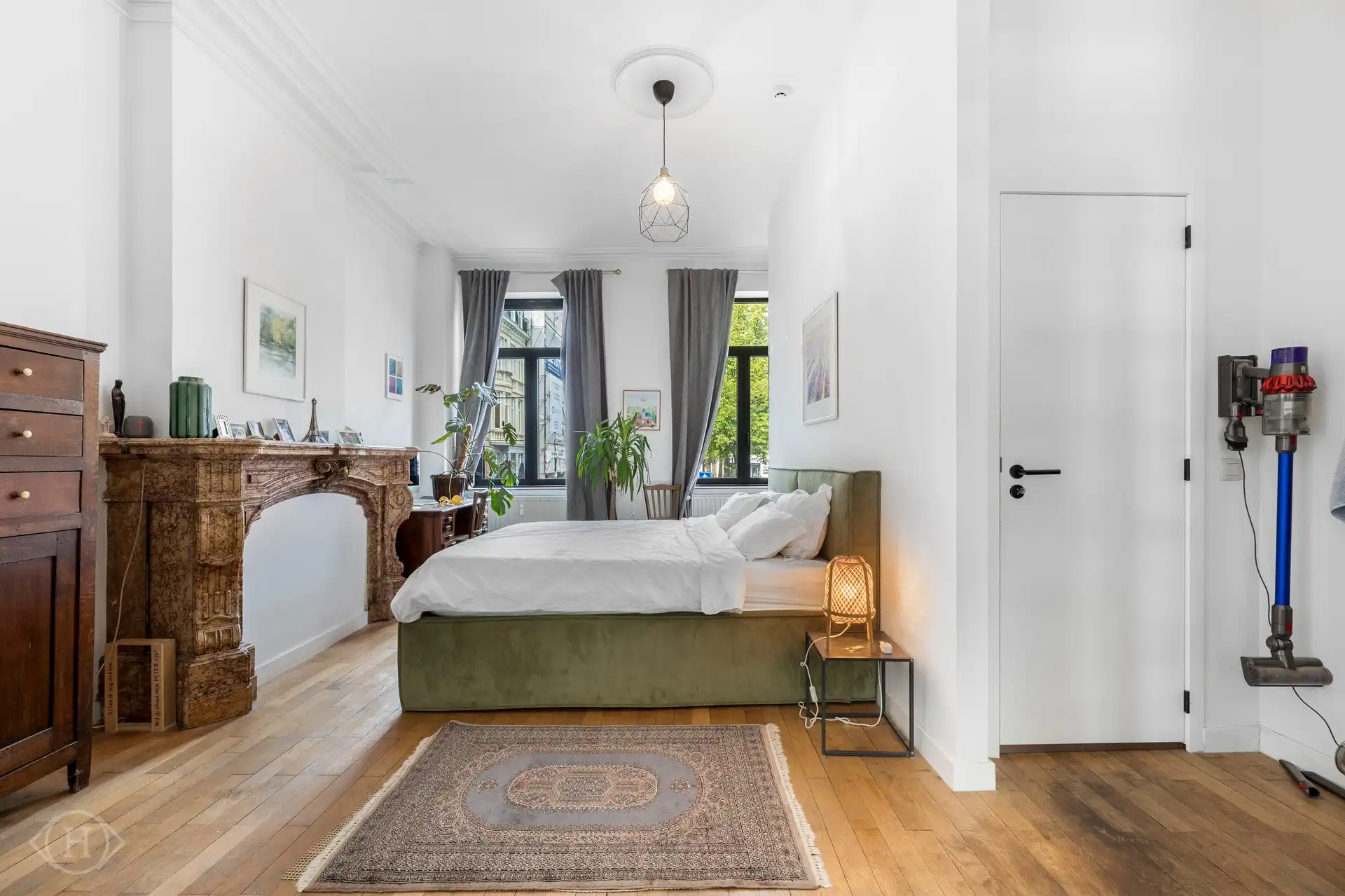 Charmant 1-slaapkamerappartement met tuin aan Ladeuzeplein foto 5