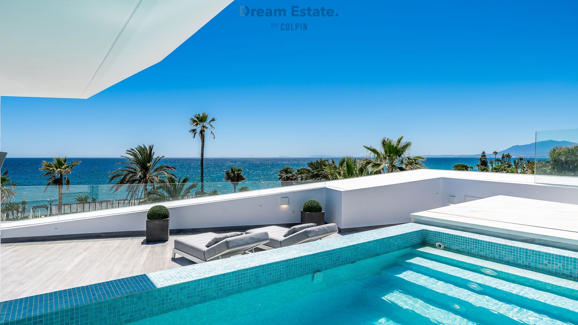 Hypermoderne frontline villa in Los Monteros foto 57