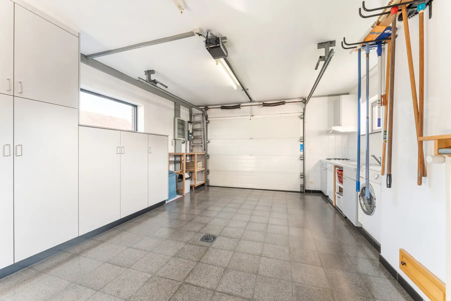 Verzorgde woning met ruim bijgebouw op perceel van 1.369 m² foto 19