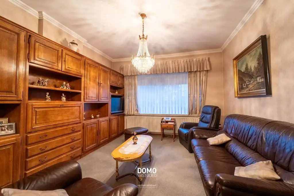 Halfopen bebouwing met grote tuin en 3 slaapkamers foto 3