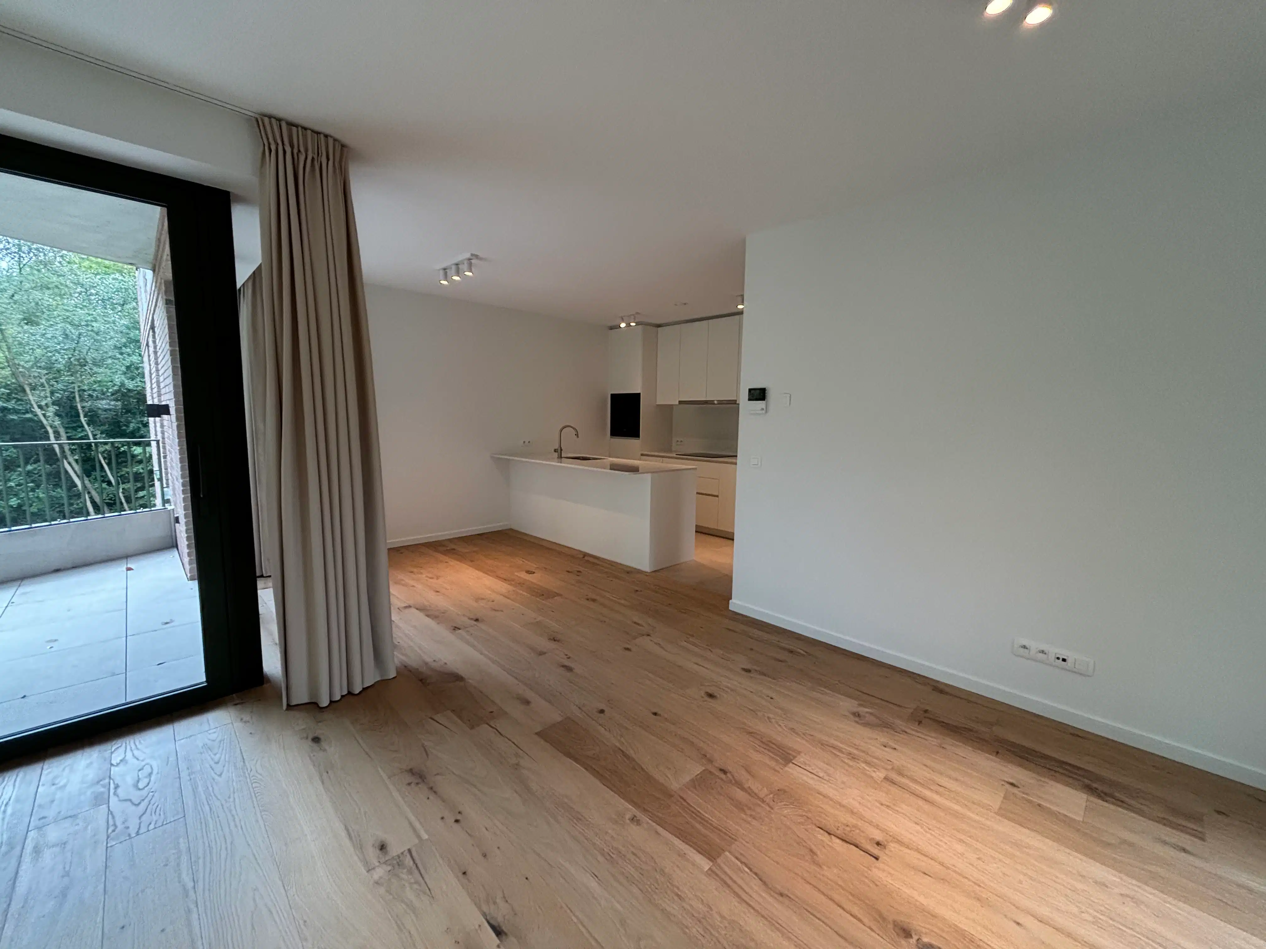 LUXUEUS NIEUWBOUWAPPARTEMENT MET SLAAPKAMER, BUREAU EN RUIM TERRAS foto 8
